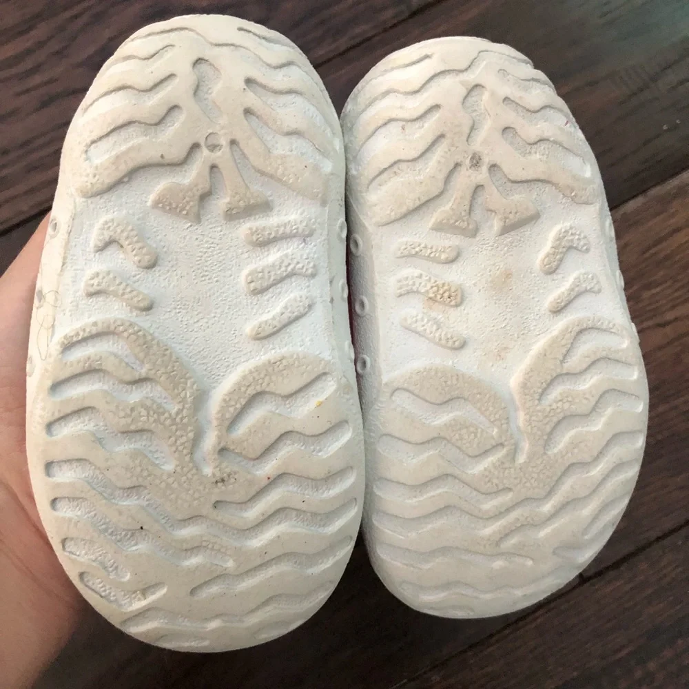 Hang Ten water shoes